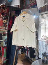 將圖片載入圖庫檢視器 Sh Vintage Tommy Bahama Shirt