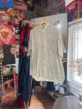 將圖片載入圖庫檢視器 Sh Vintage Totem Shirt