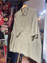 將圖片載入圖庫檢視器 Sh369 Vintage Tommy Bahama Shirt