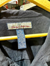 將圖片載入圖庫檢視器 Sh032 Vintage Tommy Bahama Shirt