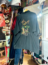 將圖片載入圖庫檢視器 Sh028 Vintage Tommy Bahama Shirt