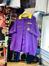 將圖片載入圖庫檢視器 Signature Items: Vintage Shirt