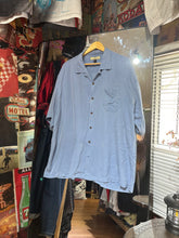 將圖片載入圖庫檢視器 Sh385Vintage Tommy Bahama Shirt