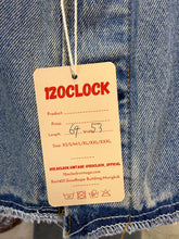 將圖片載入圖庫檢視器 Vintage Denim Jacket