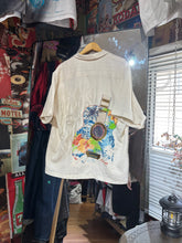 將圖片載入圖庫檢視器 Sh Vintage Tommy Bahama Shirt