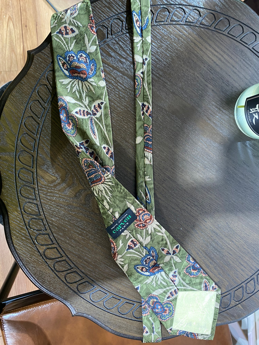 Vintage tie