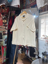 將圖片載入圖庫檢視器 Sh Vintage Tommy Bahama Shirt
