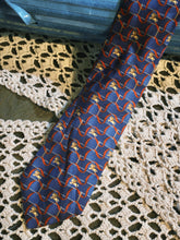 將圖片載入圖庫檢視器 Vintage Burberry Tie
