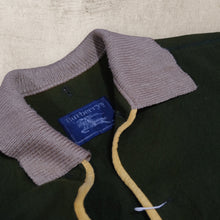 將圖片載入圖庫檢視器 Signature Items: Vintage Burberry Vest Free Size
