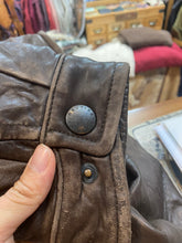 將圖片載入圖庫檢視器 #ootd Vintage Nautica Leather Jacket
