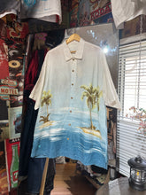 將圖片載入圖庫檢視器 Vintage Tommy Bahama Shirt
