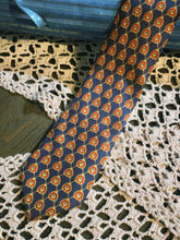 將圖片載入圖庫檢視器 Vintage Burberry Tie
